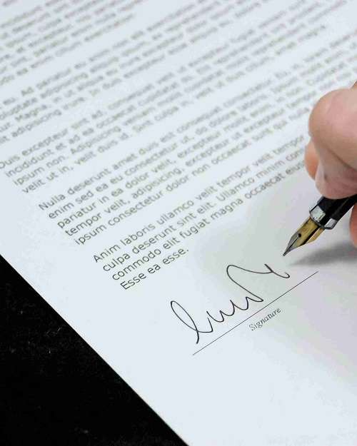 Certificados de Nacimiento y Antecedentes